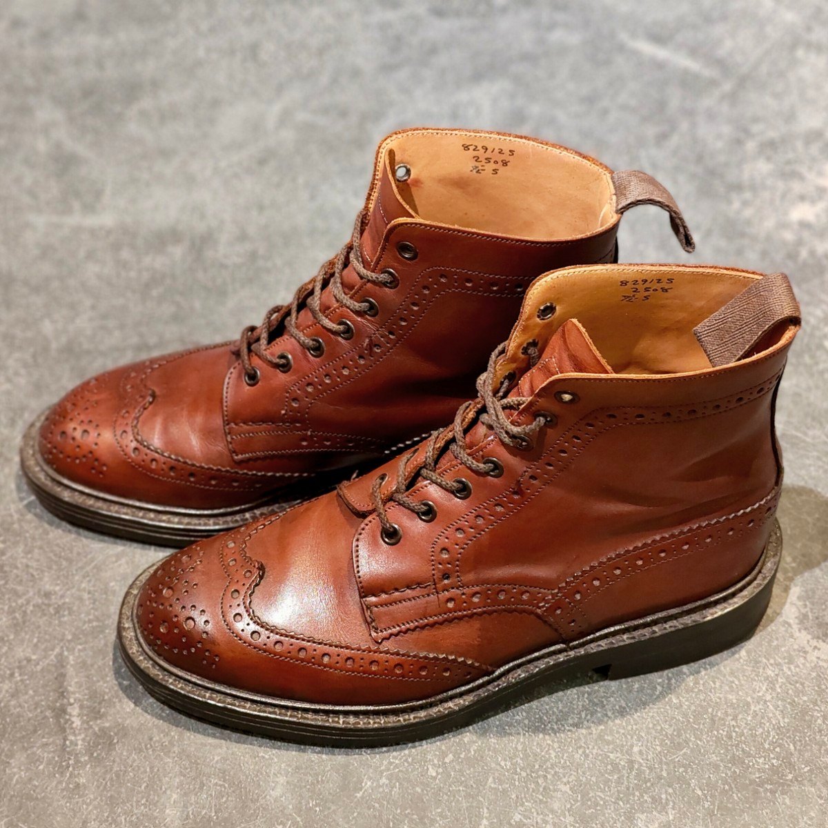 Tricker`s】トリッカーズ M2508 カントリーブーツ ウイングチップ