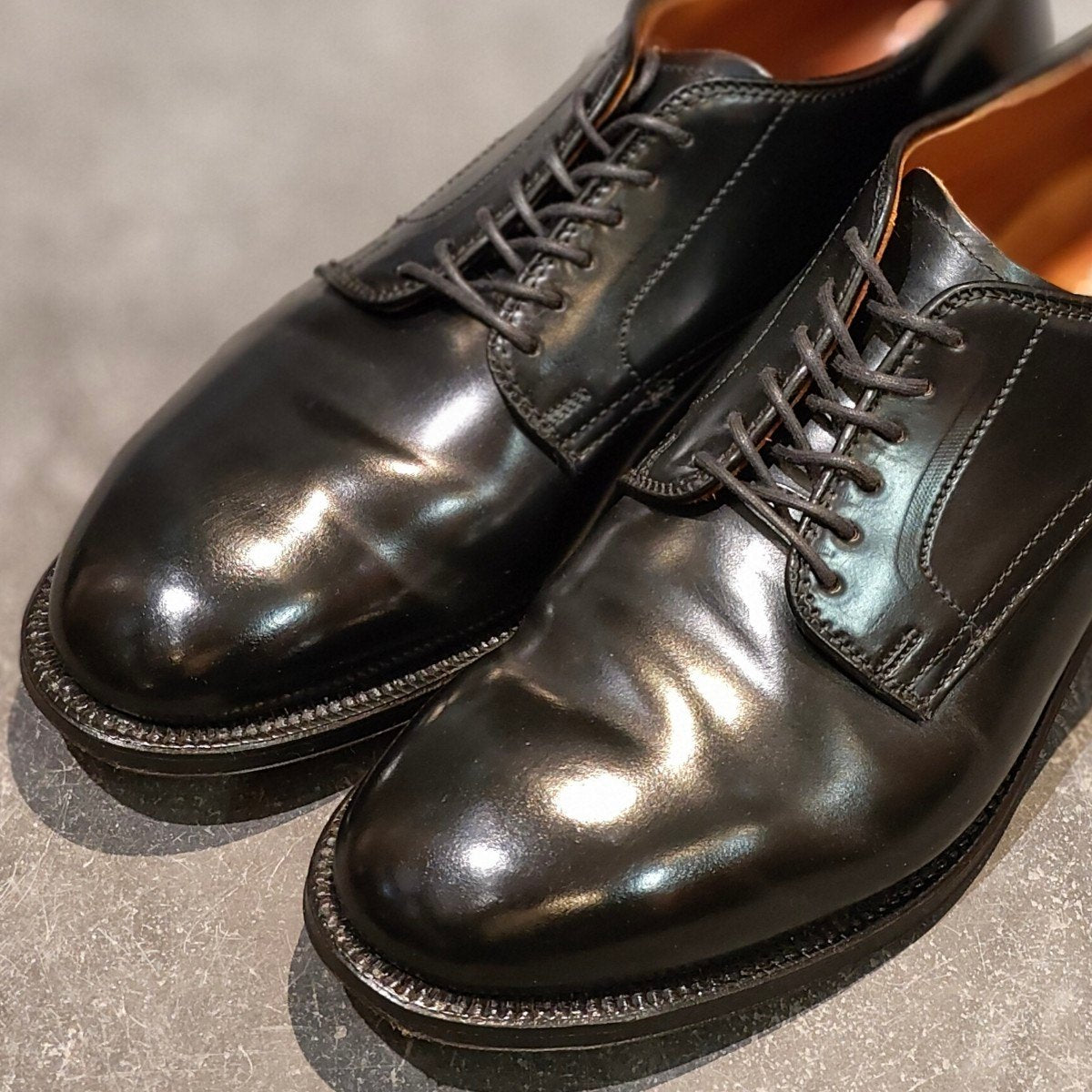 使用数回【ALDEN】オールデン 53511 プレーントゥ コードバン ブラック US7.5D モディファイドラスト 参考定価￥217,800-