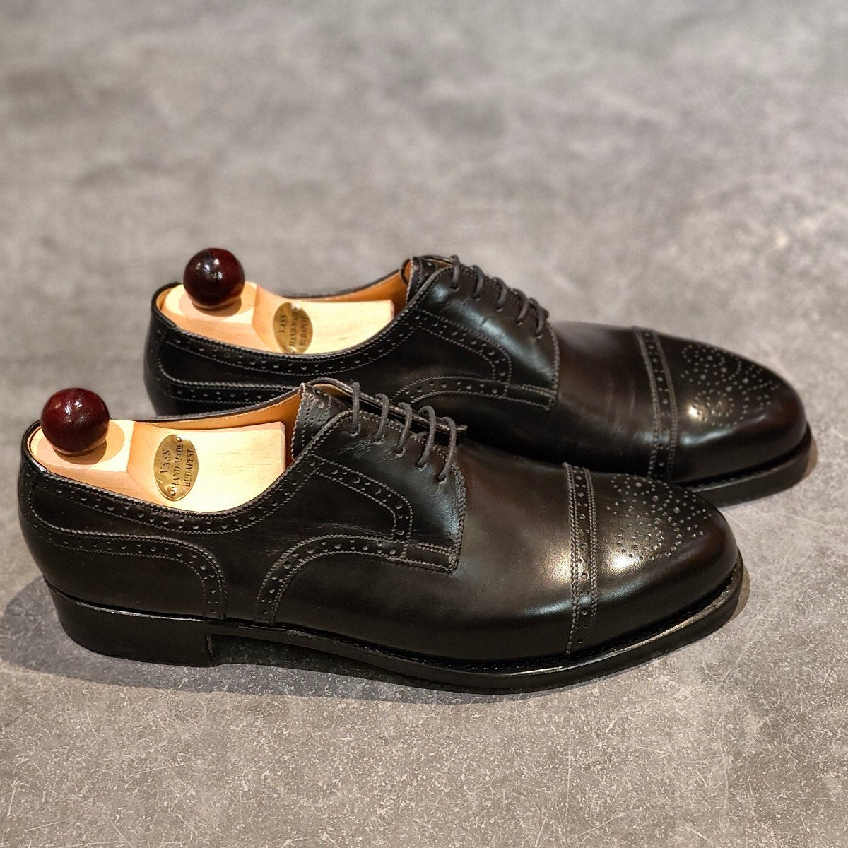 新品未使用【VASS】ヴァーシュ セミブローグ ダービー カーフ ブラック サイズ43