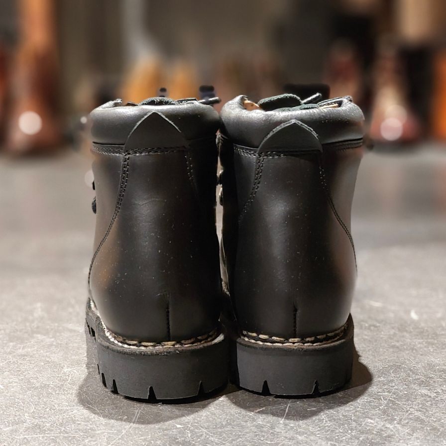 極美品【Paraboot】パラブーツ アヴォリアーズ トレッキングブーツ カーフ ブラック サイズUK5