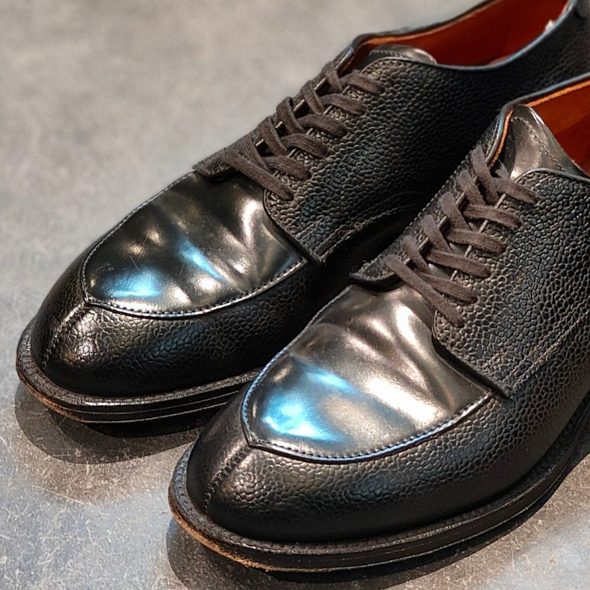 希少 美品【ALDEN】オールデンインターナショナルギャラリービームス別注 N6602 Vチップ コードバンアルパインカーフコンビ サイズ US7.5D モディファイドラスト