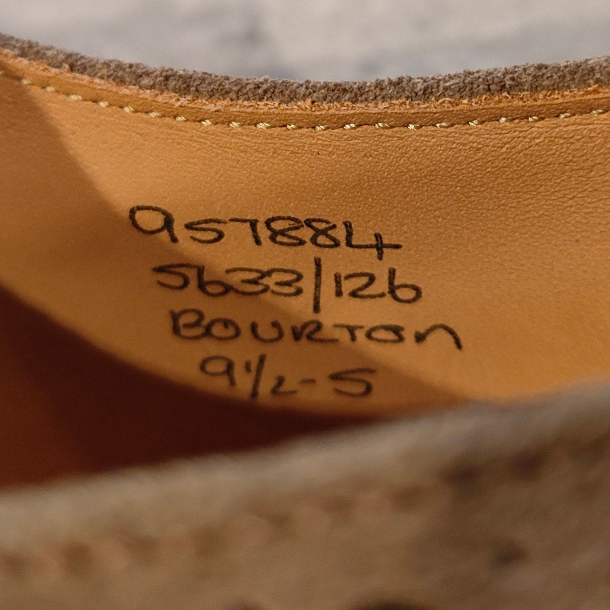 未使用【Tricker's】トリッカーズ バートン 5633 スエード グレー系 サイズ UK9.5 参考定価￥132,000-