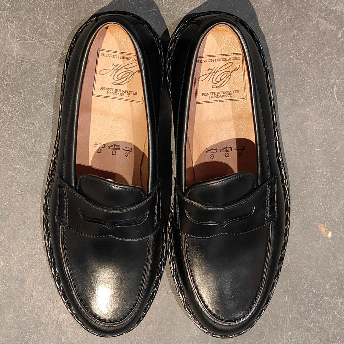 希少 新品未使用【HEINRICH DINKELACKER】ハインリッヒディンケラッカー ウィーン ローファー ツォップナート コードバン ブラック サイズ UK7