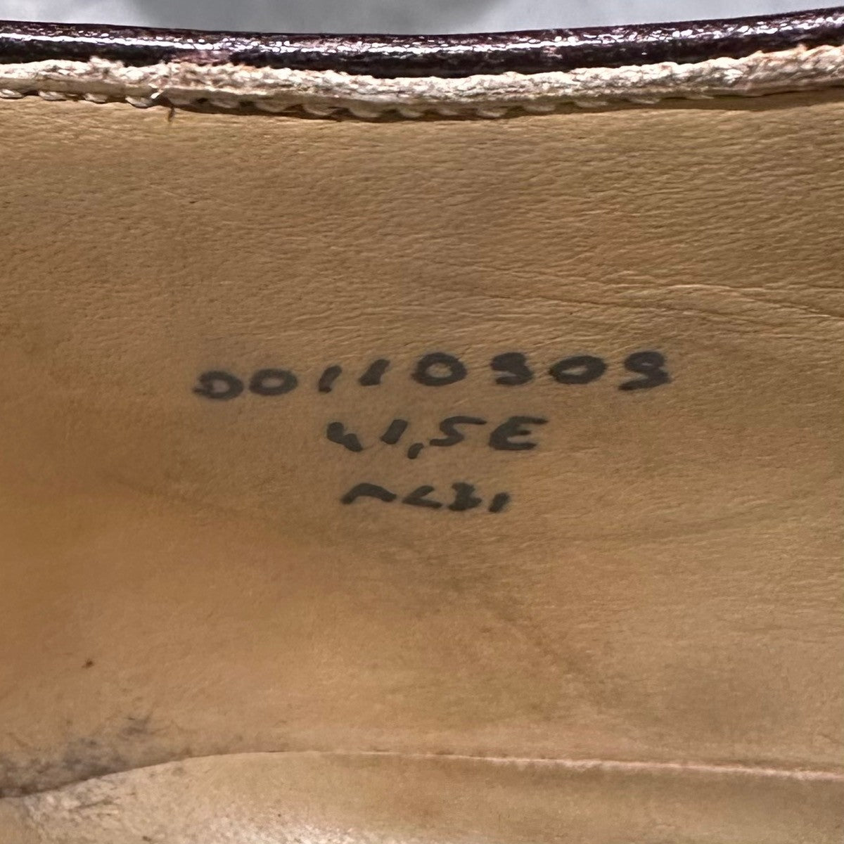 【VASS】ヴァーシュ  ビジネスシューズ カーフ パンチドキャップトゥ バーガンディ サイズ41.5E