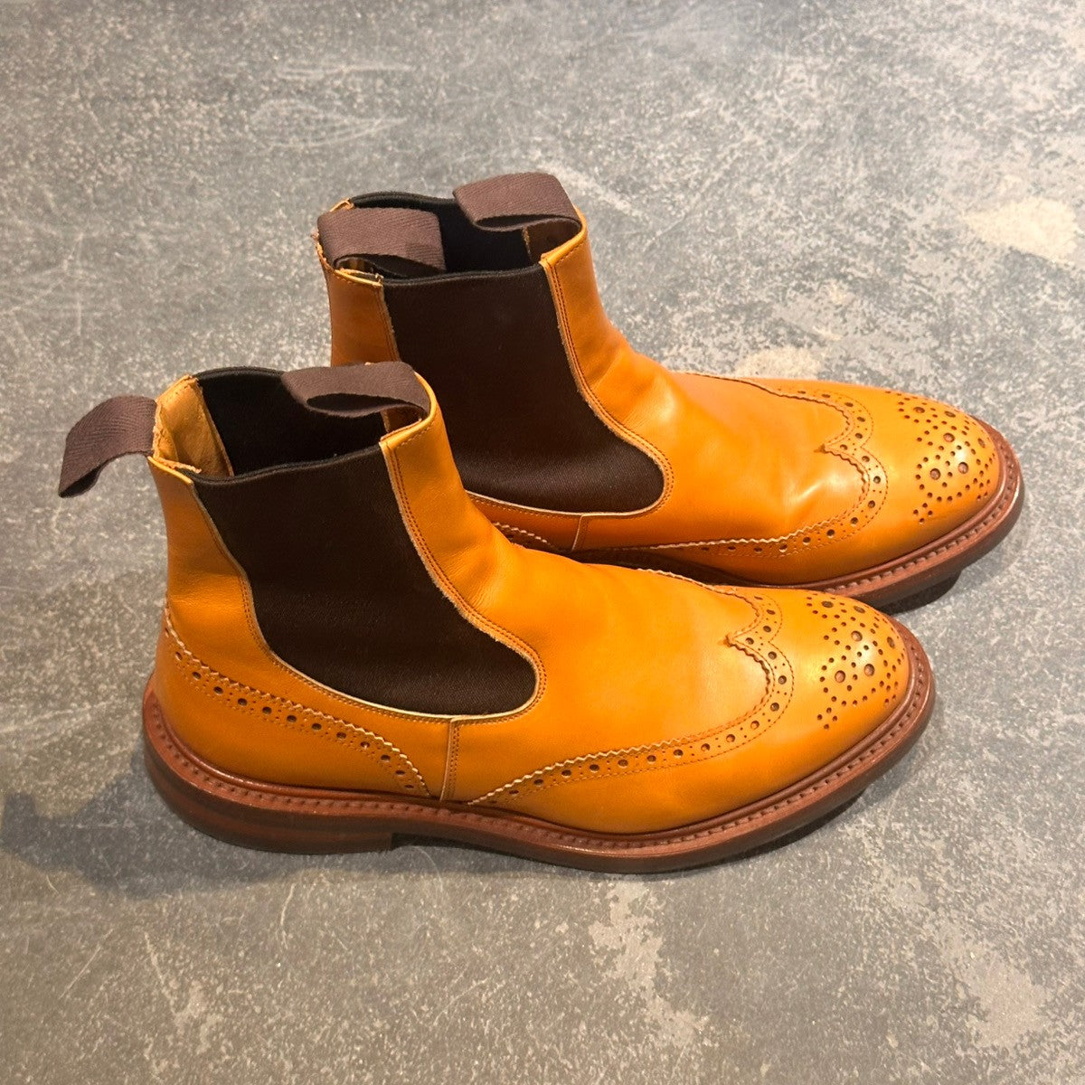 【Tricker's】トリッカーズ ヘンリー サイドゴアブーツ ウイングチップ カーフ エイコンアンティーク サイズUK8.5