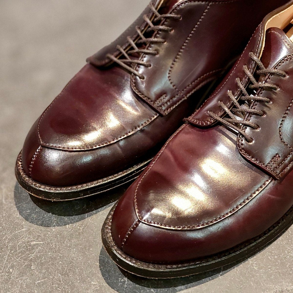 美品【ALDEN】オールデン 54321 Vチップ コードバン ダークバーガンディ US8.5D モディファイドラスト 参考定価￥217,800-