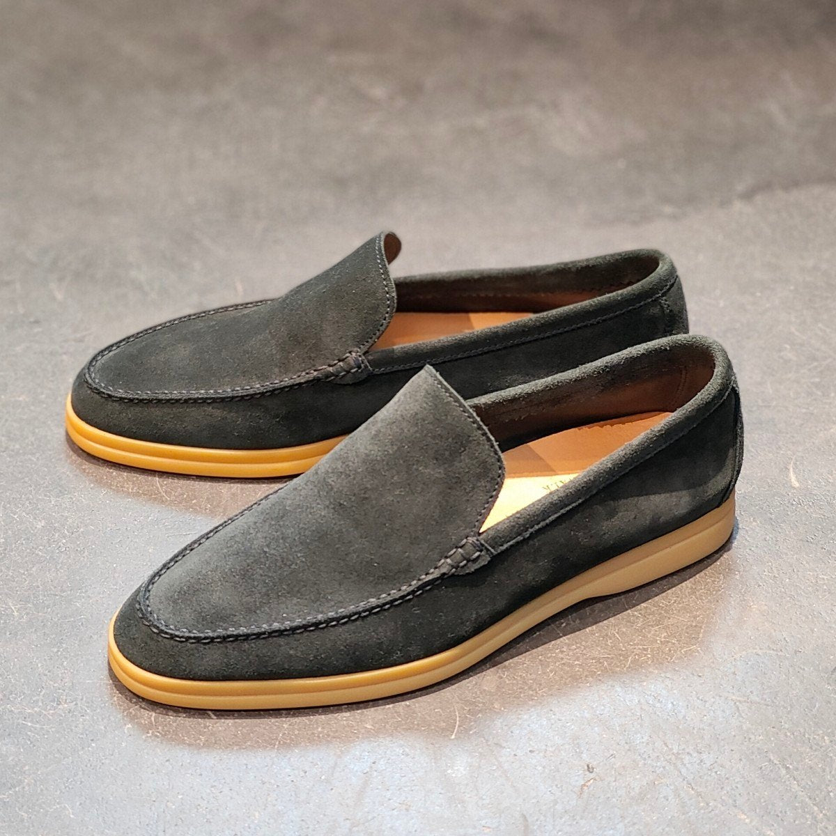 使用数回 【Loro Piana】ロロ・ピアーナ サマーウォーク ローファー スエード ブラック サイズ41 参考定価￥160,100-