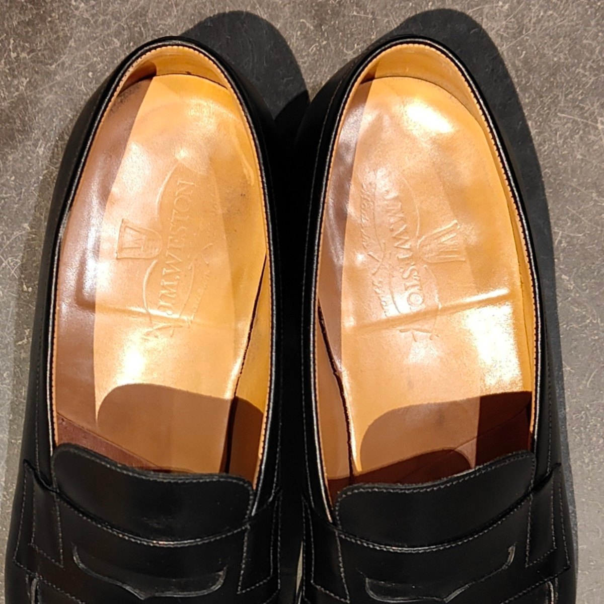 美品【J.M.WESTON】ジェイエムウエストン 180 シグニチャーローファー ボックスカーフ ブラック サイズUK8.5E 41ラスト 参考定価￥165,000-
