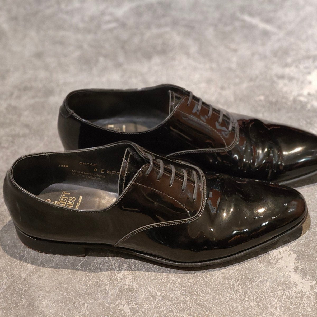 美品【CROCKETT&JONES】クロケット&ジョーンズ チャーム プレーントゥオックスフォード パテントレザー ブラック サイズUK9E 341ラスト