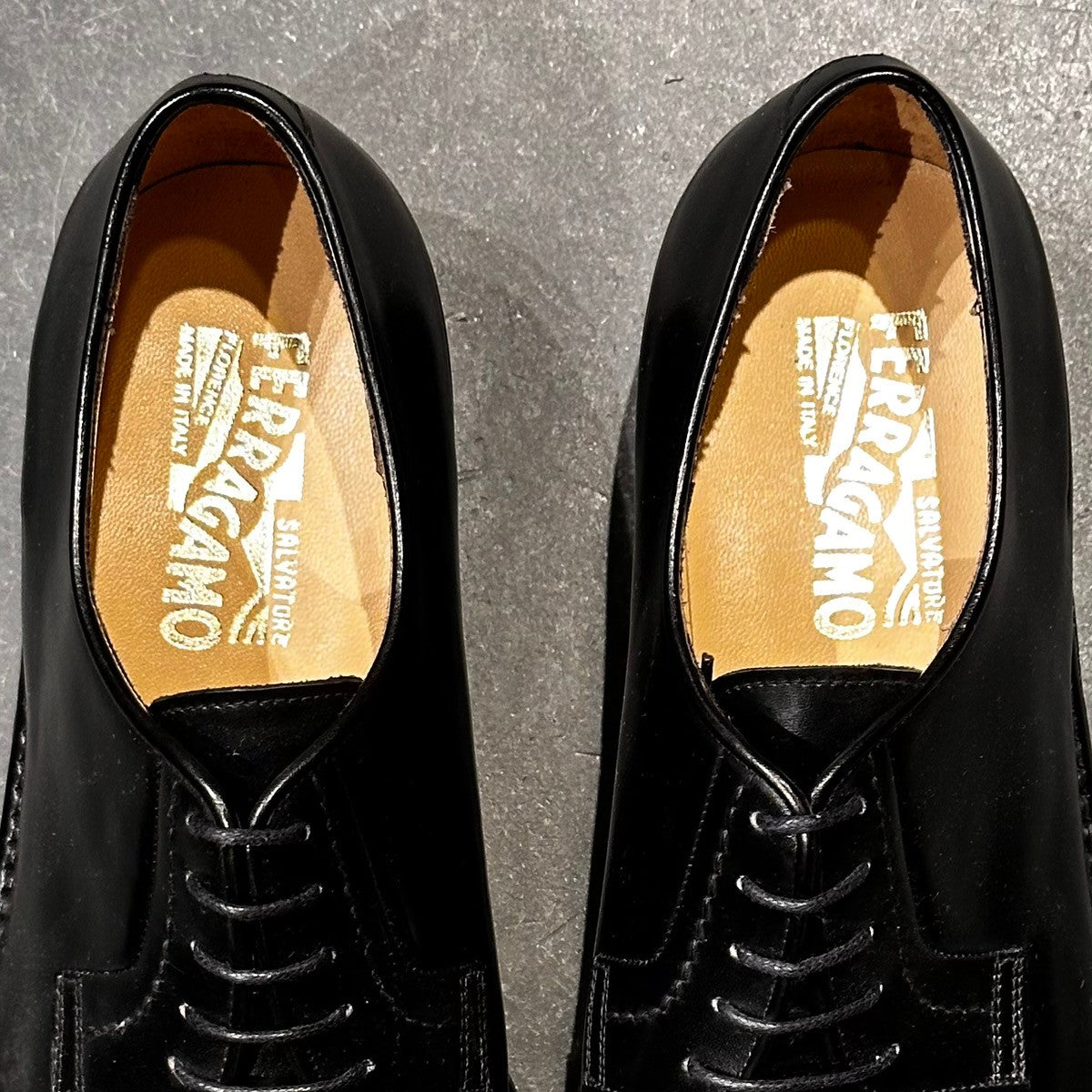 極美品SalvatoreFerragamoフェラガモホールカットプレーントゥ11 極美品SalvatoreFerragamoフェラガモホールカットプレーントゥ11