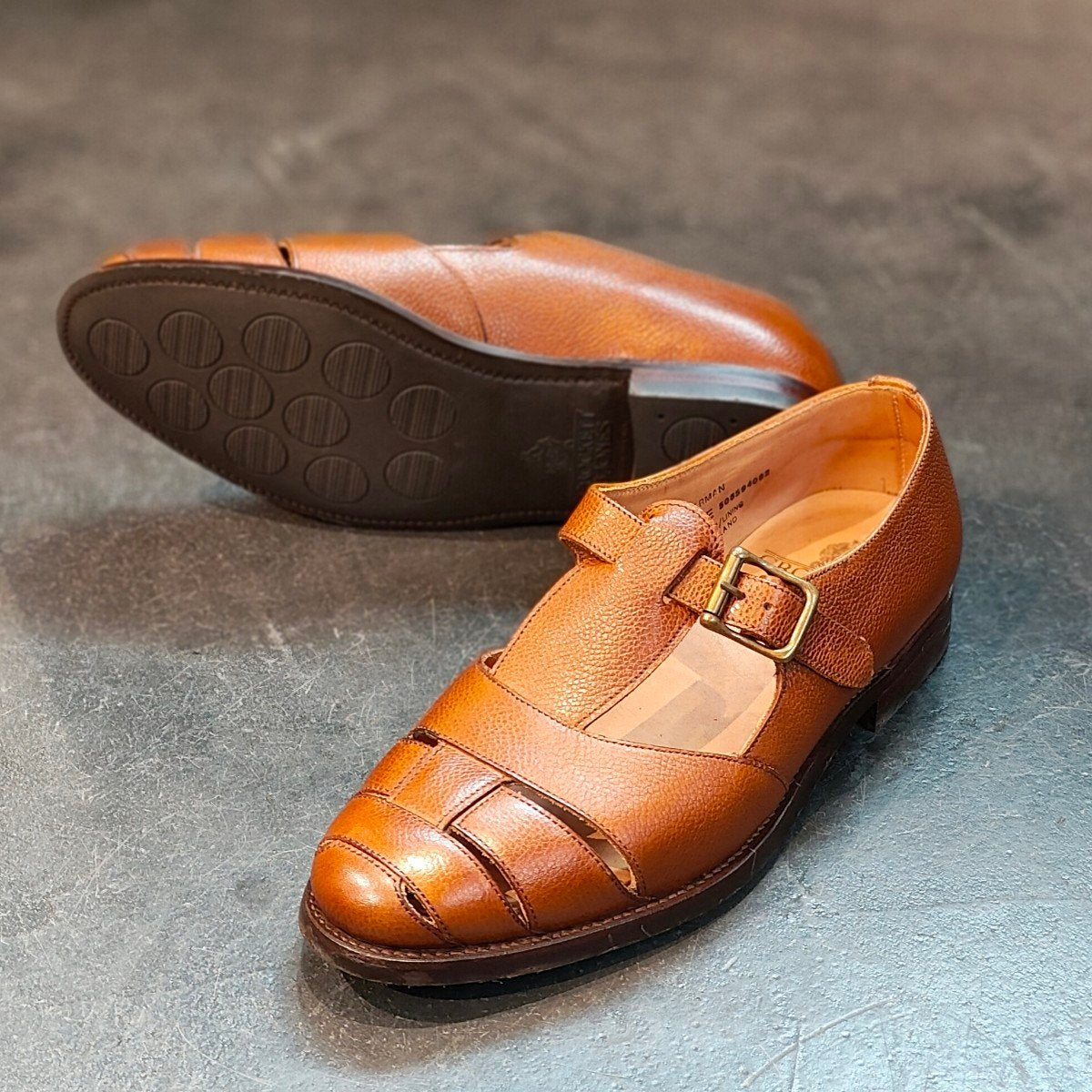 使用数回 【CROCKETT&JONES】クロケット&ジョーンズ フィッシャーマン グルカサンダル グレインレザー ブラウン サイズ UK7E  定価￥112,200-