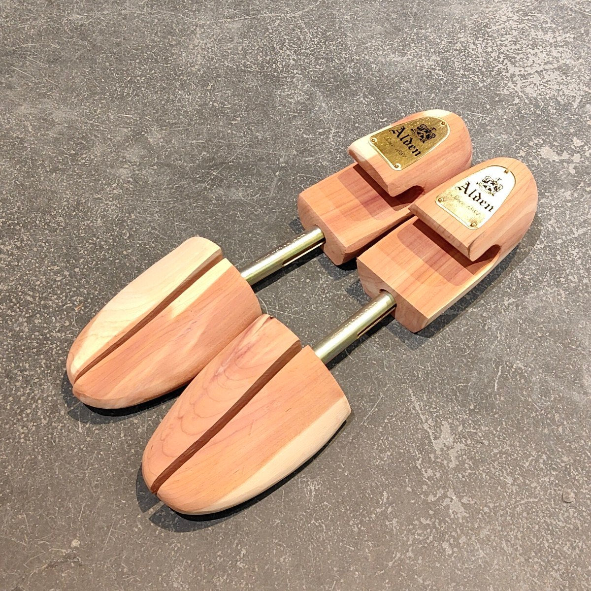 使用数回 【ALDEN】オールデン 563 タッセルローファー コードバン ダークバーガンディ サイズUS8D アバディーンラスト 参考定価￥234,300-