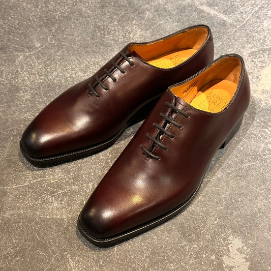 試着程度極美品【EDWARD GREEN】エドワードグリーン ニューバリー ホールカット カーフ バーガンディ サイズUK5.5E 888ラスト