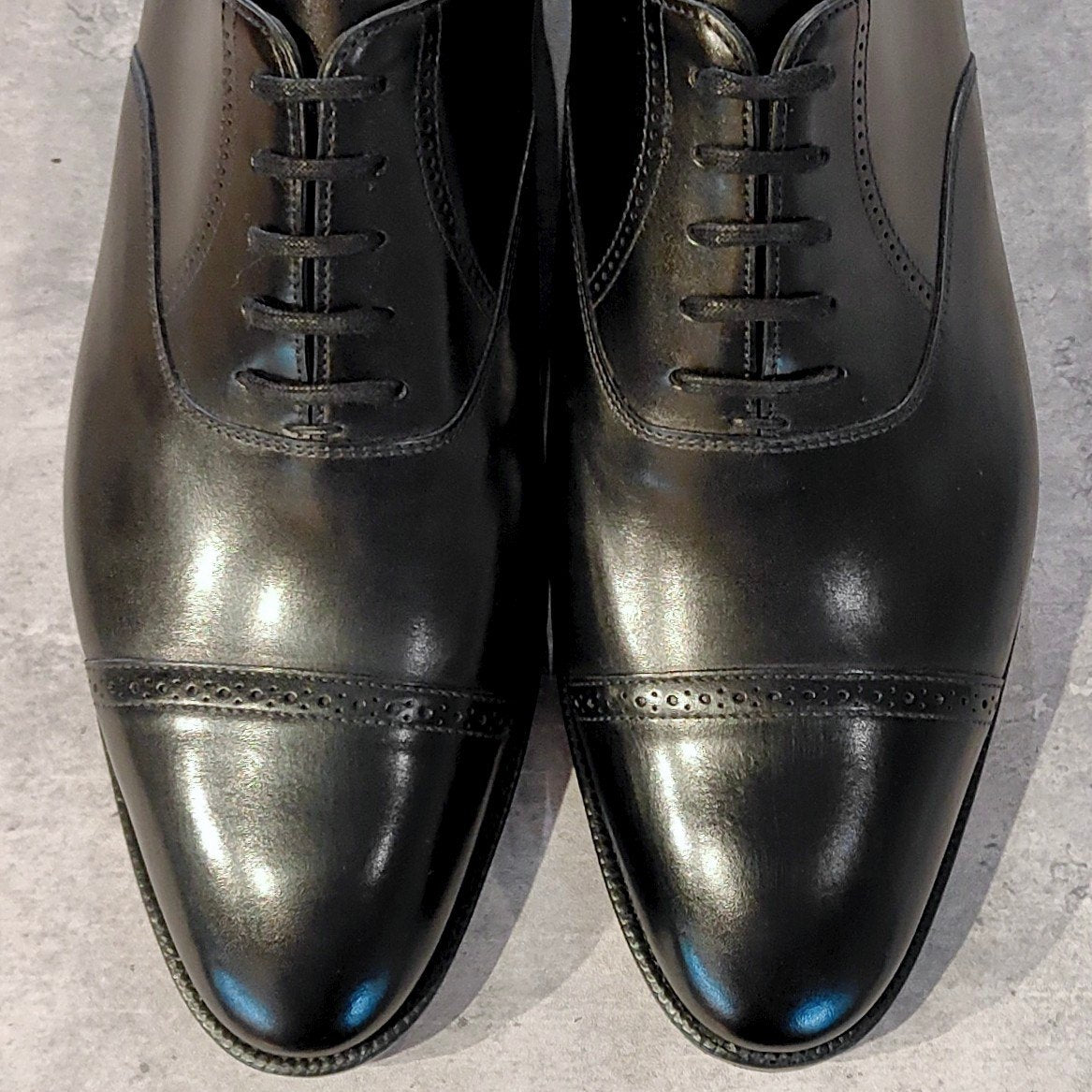 未使用【JOHN LOBB】ジョンロブ フィリップ2 パンチドキャップトゥ カーフ ブラック サイズUK7.5E 7000ラスト 参考定価￥349,800-