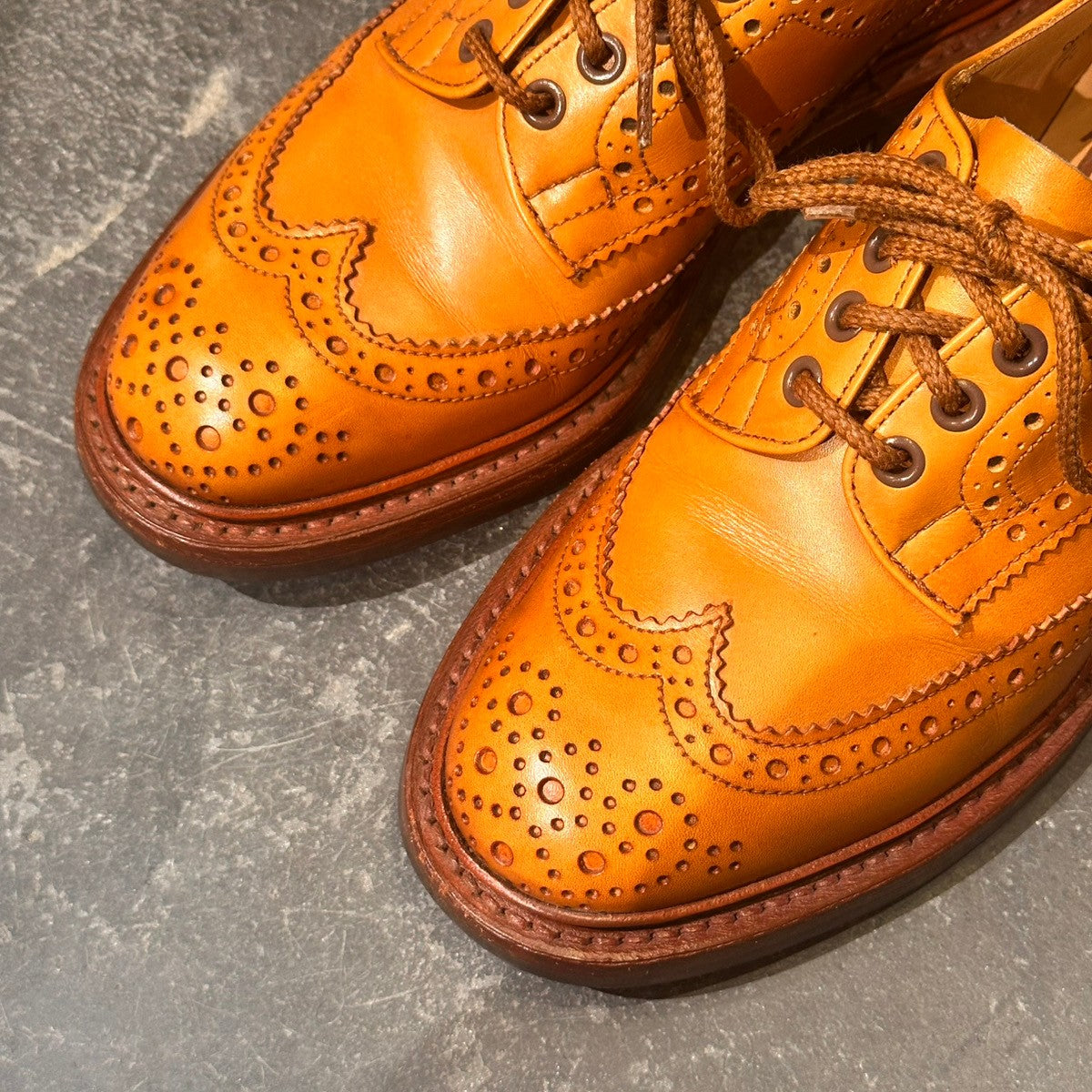 【Tricker’s】トリッカーズ バートン ウイングチップ カーフ エイコンアンティーク サイズUK6.5