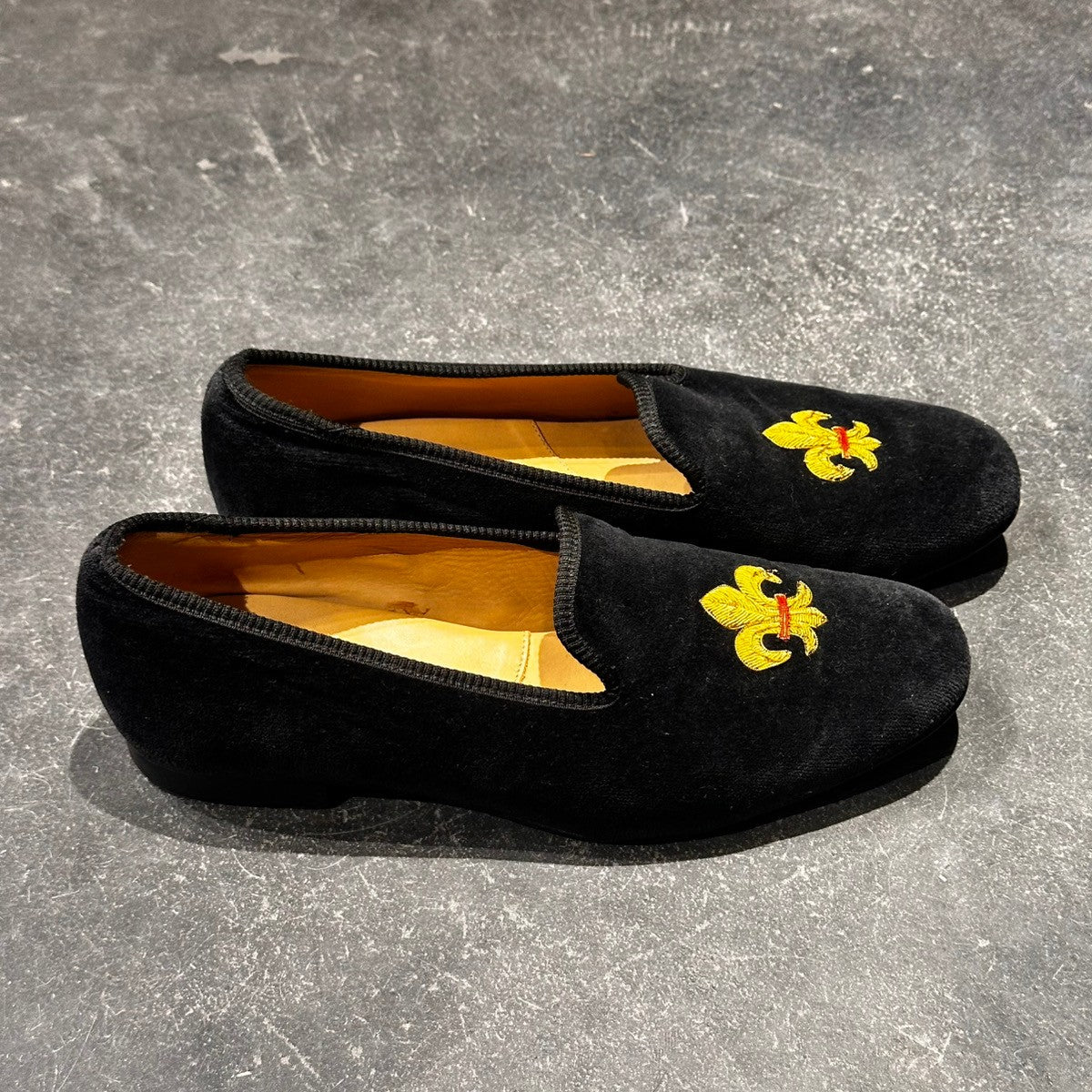 希少【Tricker's】トリッカーズ チャーチル スリッポン ベロア 刺繍 ブラック サイズ8.5