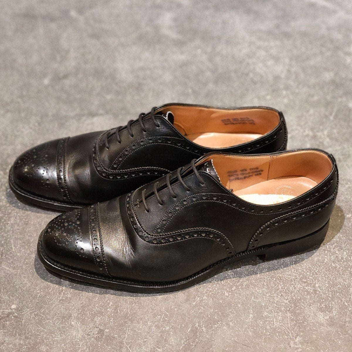 美品 【Church's】チャーチ 5都市 ディプロマット セミブローグ カーフ ブラック サイズ UK70G 173ラスト 参考定価￥192,500-