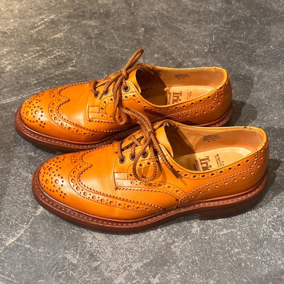 【Tricker’s】トリッカーズ バートン ウイングチップ カーフ エイコンアンティーク サイズUK6.5