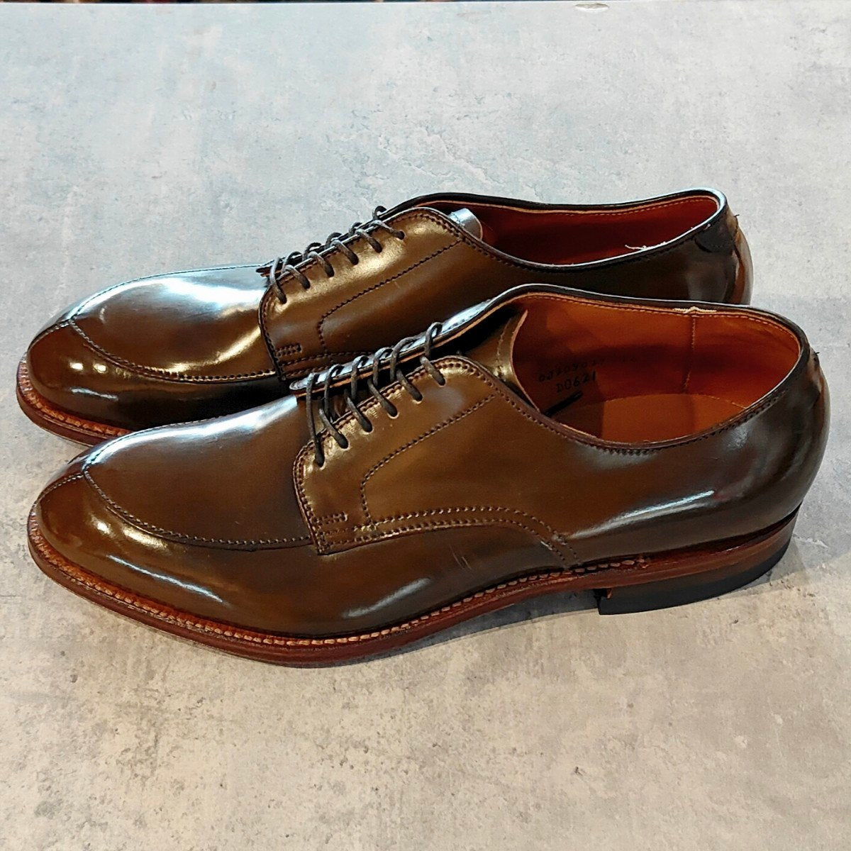 希少 未使用【ALDEN】オールデン モールデッドシュー別注 D0621 Vチップ コードバン シガー サイズUS10.5D モディファイドラスト
