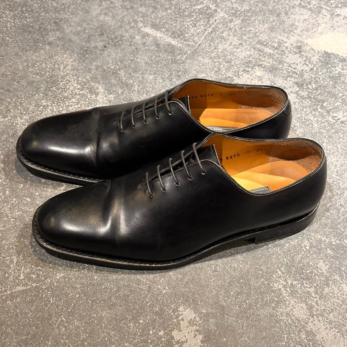 【Salvatore Ferragamo】サルヴァトーレフェラガモ ホールカット カーフ ブラック サイズUK7EE