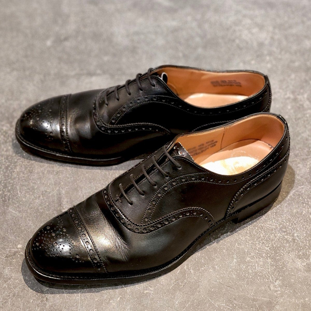 美品 【Church's】チャーチ 5都市 ディプロマット セミブローグ カーフ ブラック サイズ UK70G 173ラスト 参考定価￥192,500-
