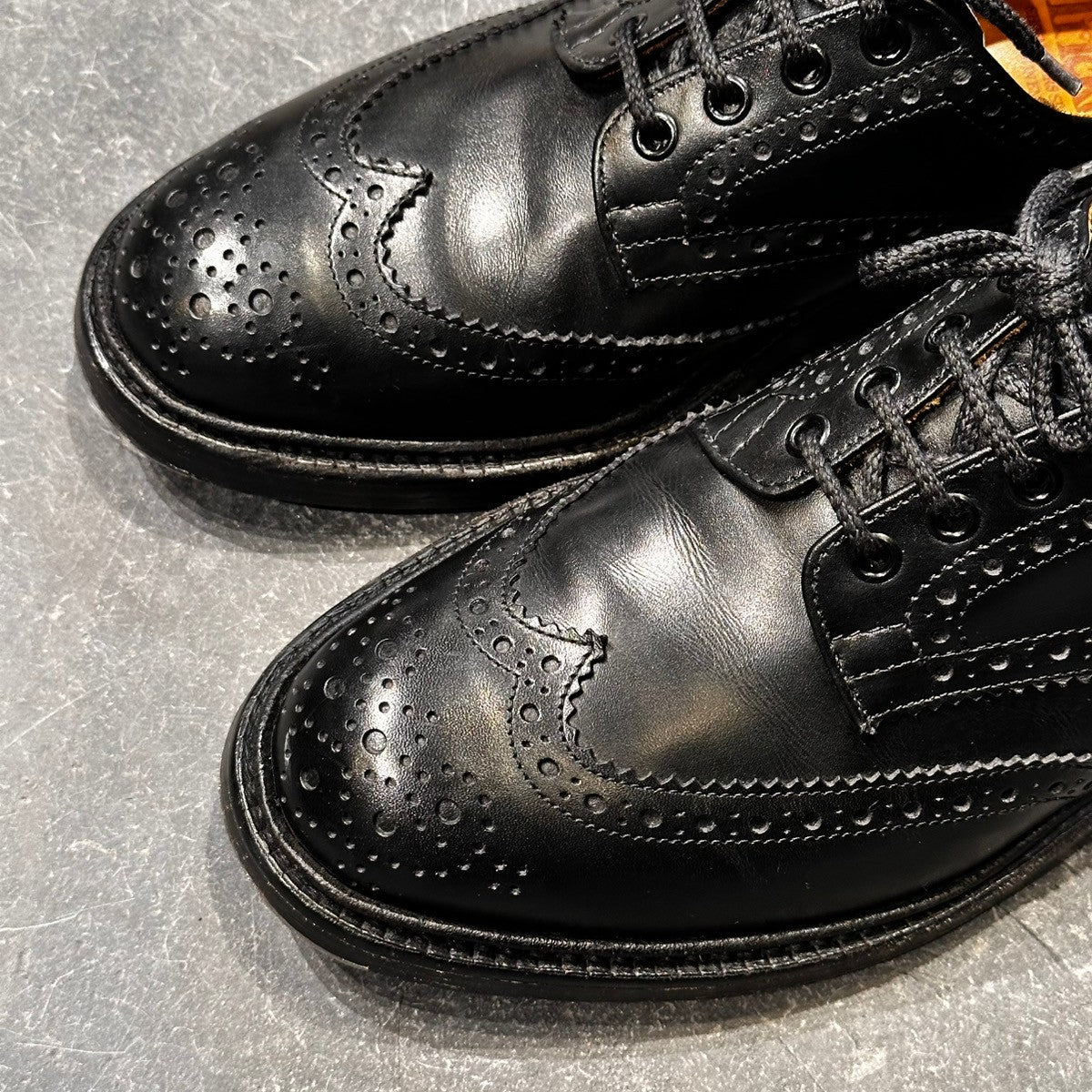 美品【Tricker’s】トリッカーズ バートン ウイングチップ カーフ ブラック サイズUK9