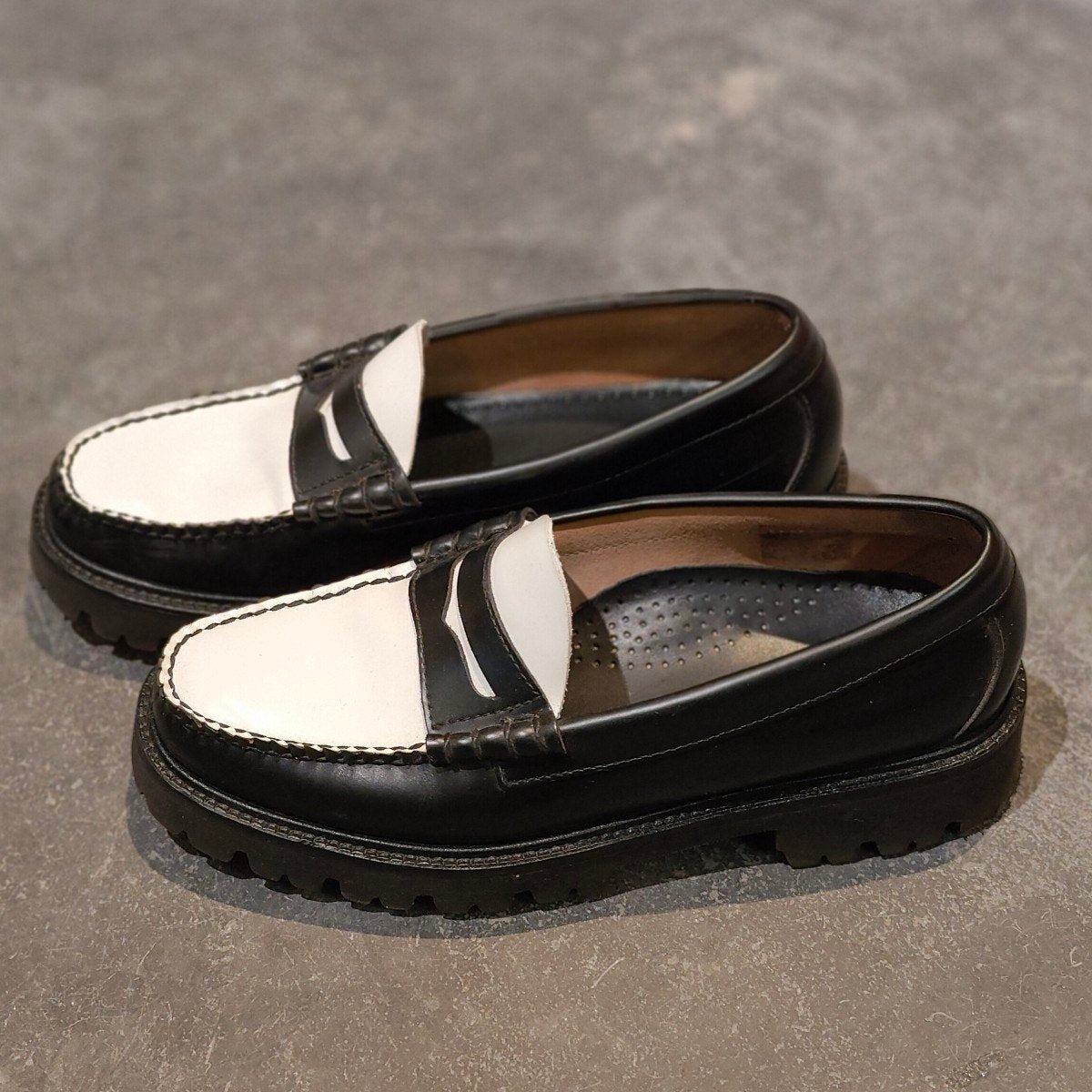 極美品【G.H.Bass&Co.】ジーエイチバス ラーソン BA11510 ローファー ブラックホワイト サイズUS7