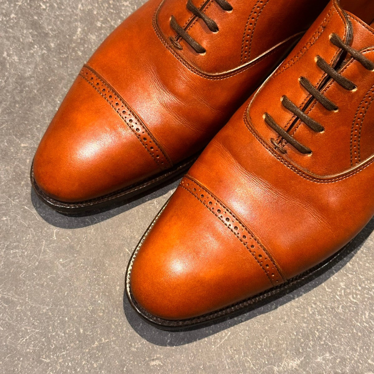 美品【JOHN LOBB】ジョンロブ フィリップ2 Philip II パンチドキャップトゥ カーフ ブラウン サイズUK6E 7000ラスト
