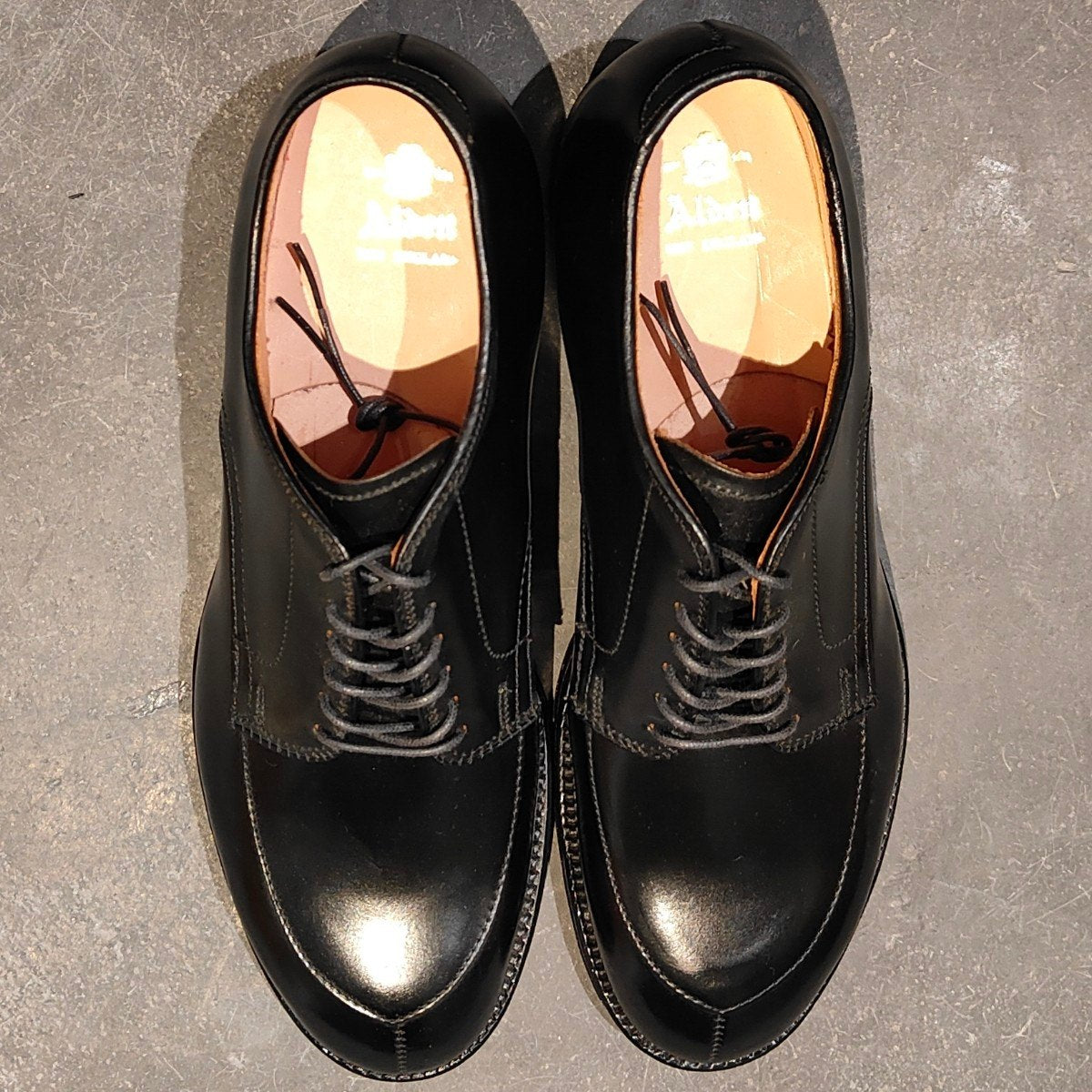 新品未使用【Alden】オールデン レザーシューズ 54331 Vチップ コードバン ブラック サイズUS7D モディファイドラスト 参考定価￥217,800-