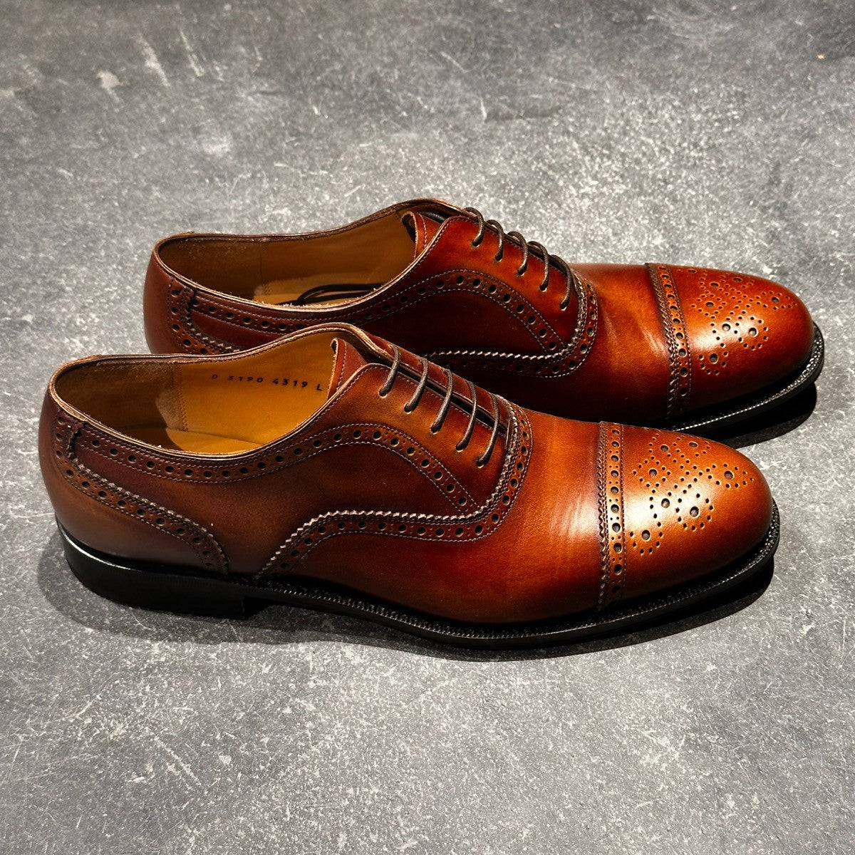 未使用品【Salvatore Ferragamo】サルヴァトーレ フェラガモ 3190 セミブローグ カーフ ブラウン サイズUK8.5D