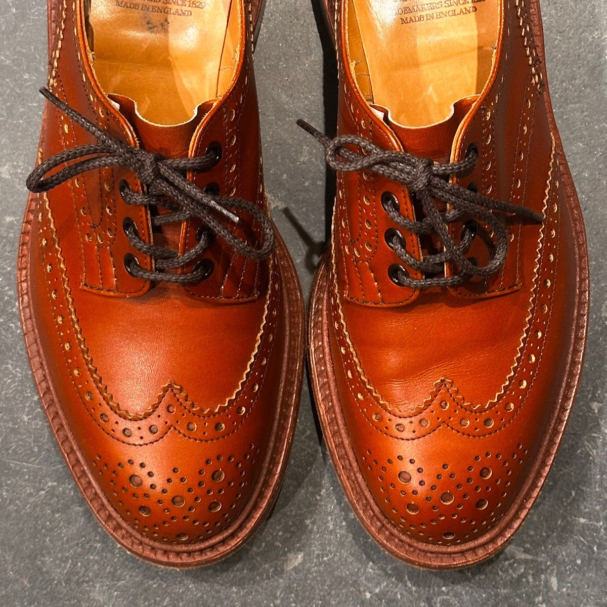 極美品【Tricker’s】トリッカーズ バートン ウイングチップ カーフ ブラウン サイズUK9