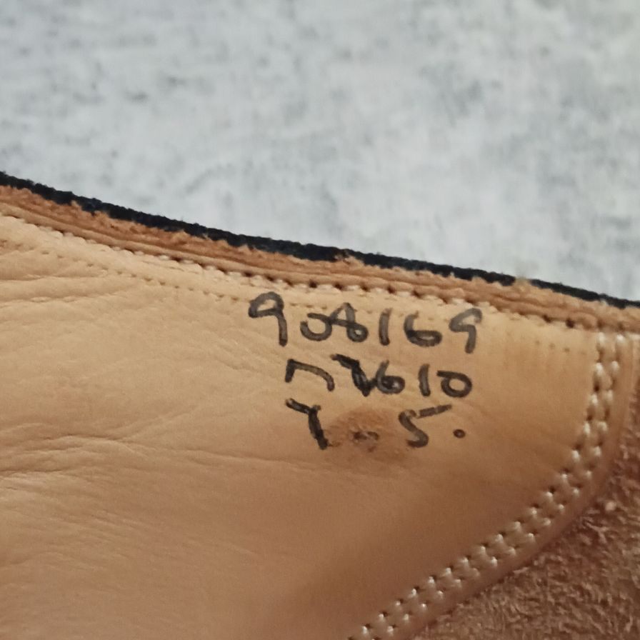 【オンライン限定】【Tricker's】トリッカーズ M7610 ワンストラップシューズ タッセル付き ブラック スエードパテントレザーコンビ  メンズ サイズUK7