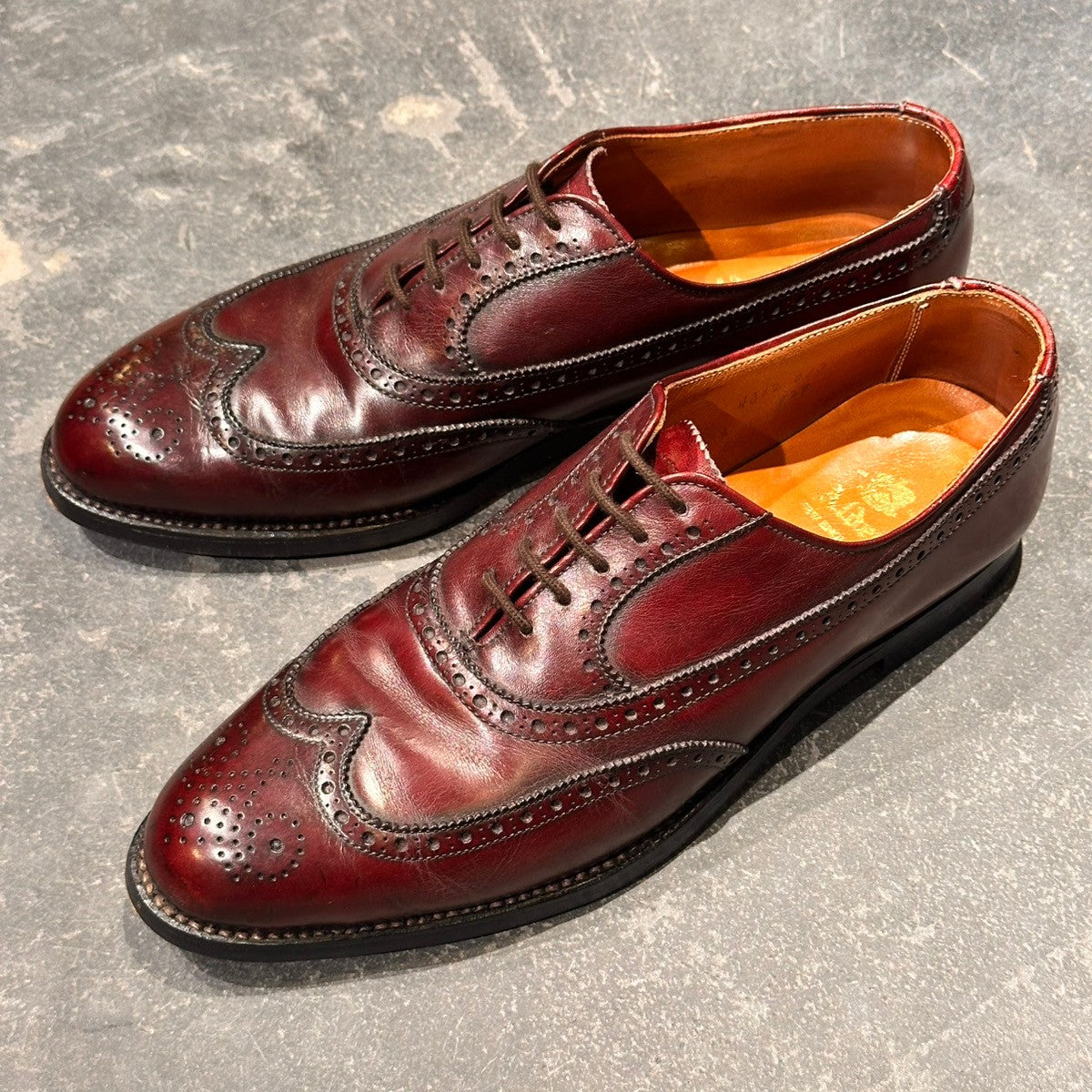 オールデンバーガンディ レザー ミッドカットブーツAlden 4540Hブーツ Alden 4540H Tanker boots shell cordovan burgundy. 久しぶりに履き