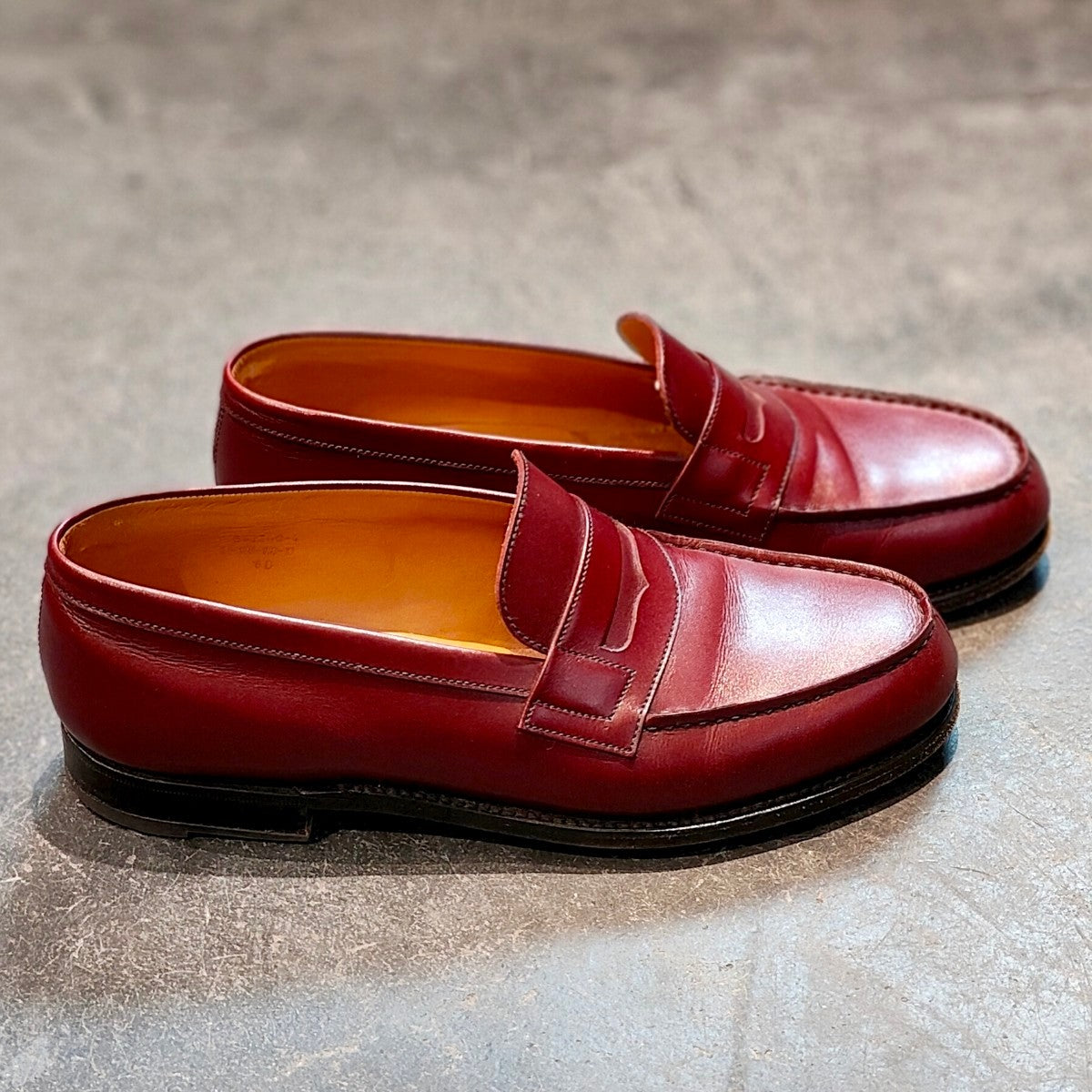極美品【J.M.WESTON】ジェイエムウエストン 180 シグニチャーローファー ボックスカーフ トゥカンバーガンディ サイズ UK6Ｄ 41ラスト 参考定価￥156,200-