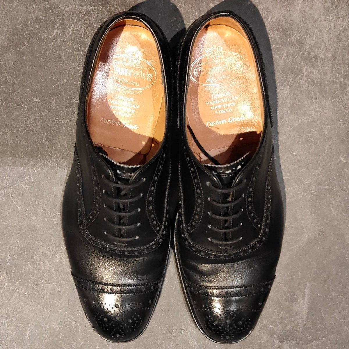 美品 【Church's】チャーチ 5都市 ディプロマット セミブローグ カーフ ブラック サイズ UK70G 173ラスト 参考定価￥192,500-