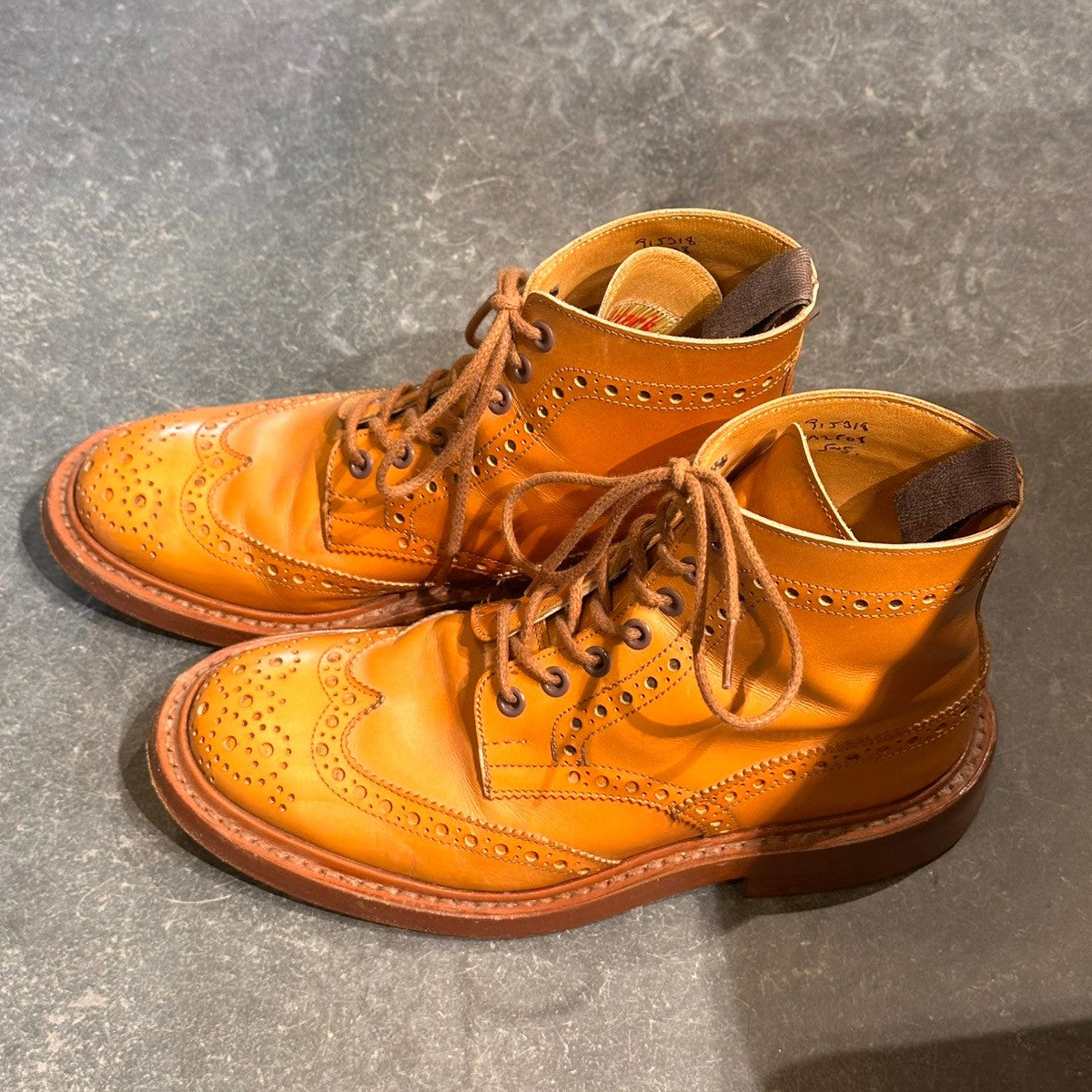 Tricker`s】トリッカーズ M2508 カントリーブーツ ウイングチップ