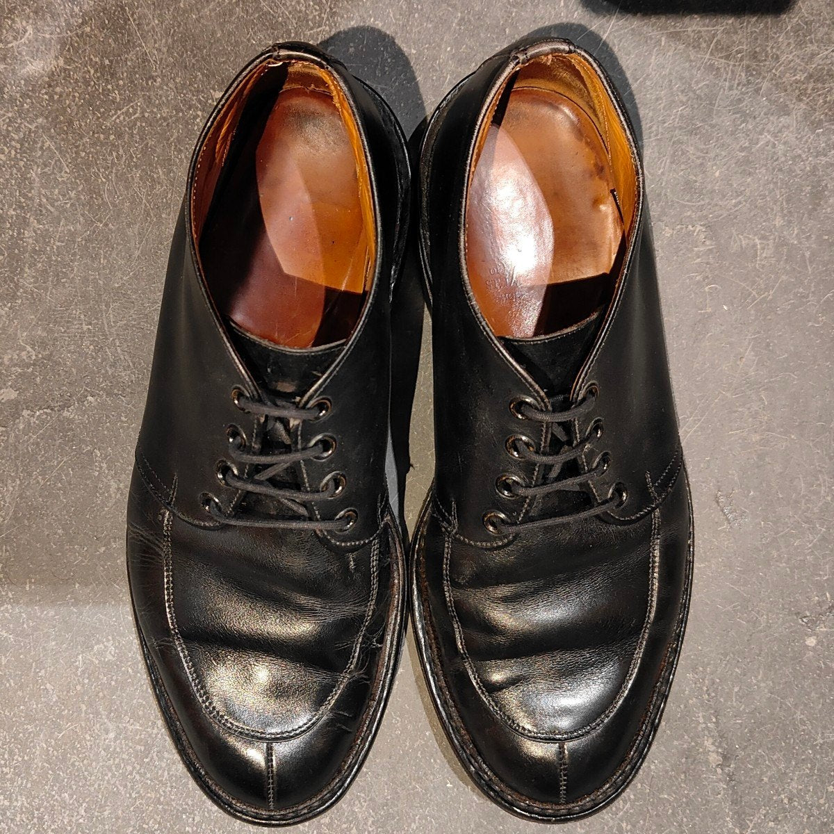 トリッカーズ　ショートブーツ Tricker's】トリッカーズ ショートブーツ Uチップ カーフ ブラック
