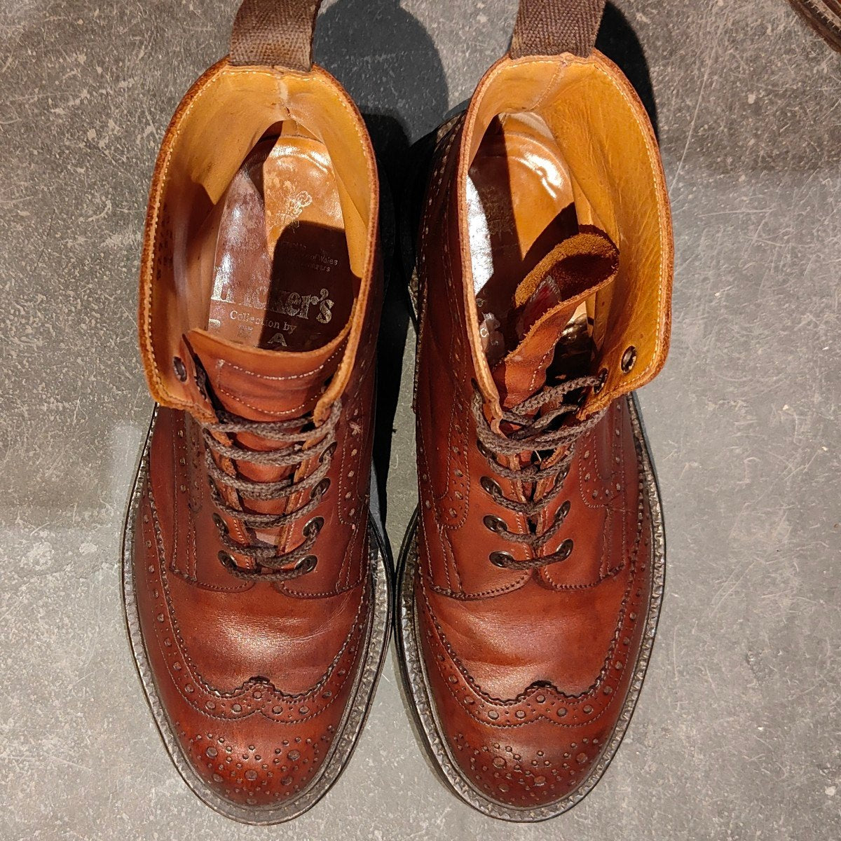 Tricker`s】トリッカーズ M2508 カントリーブーツ ウイングチップ