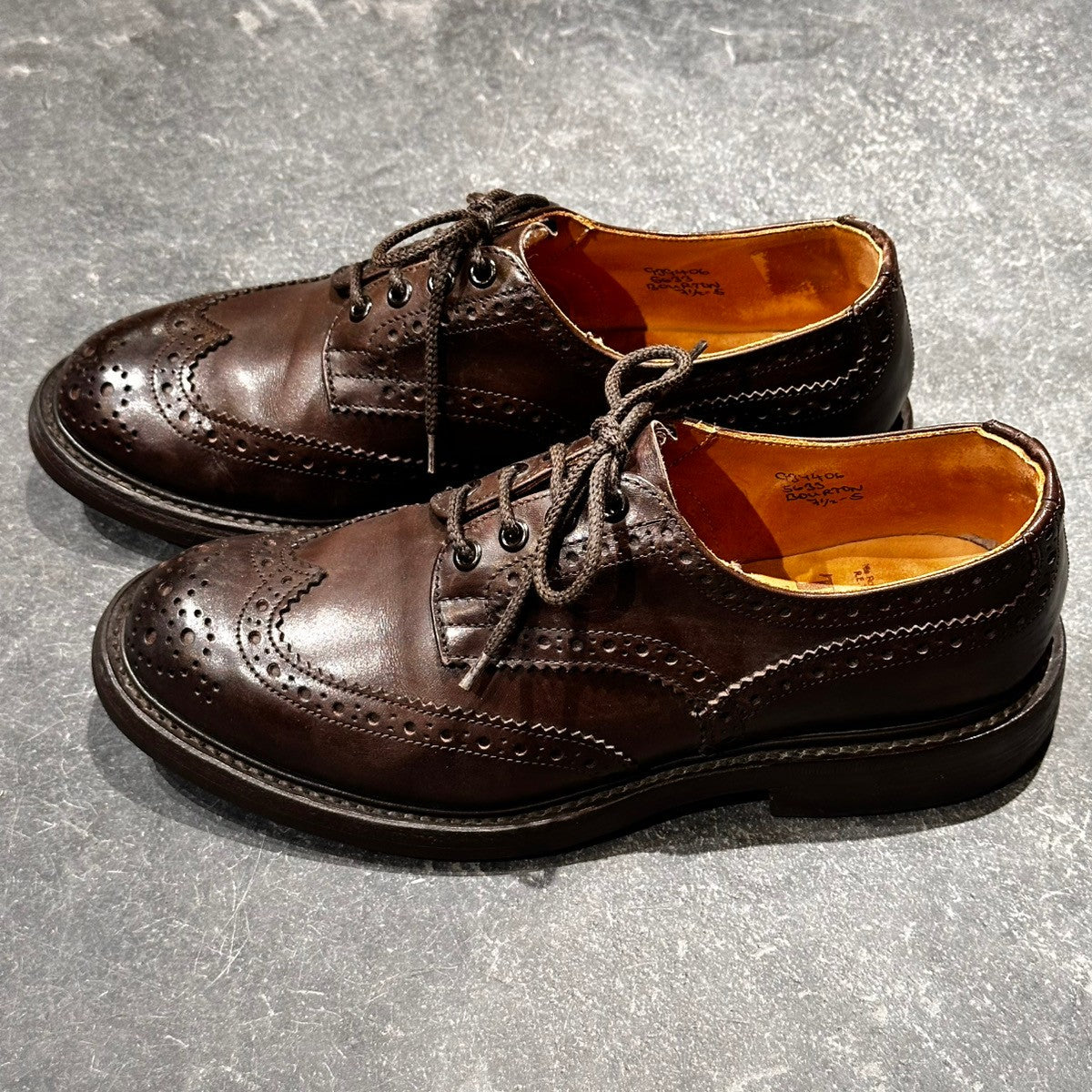 Tricker's】トリッカーズ バートン 5633 ウイングチップ メダリオン