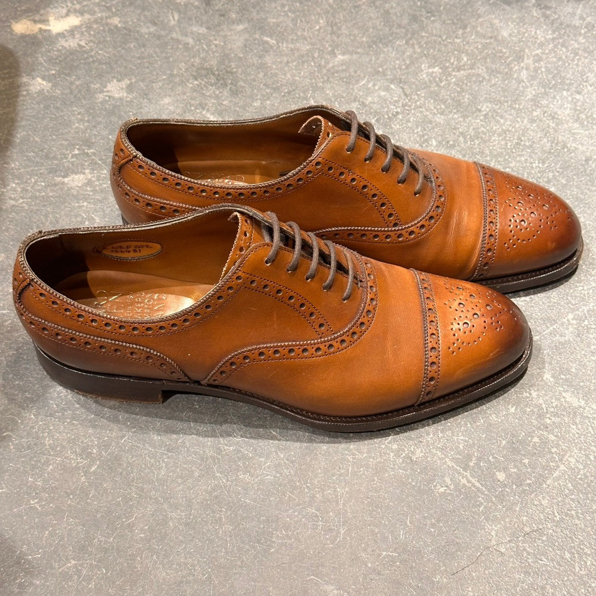 美品【EDWARD GREEN】エドワードグリーン セミブローグ カドガン カーフ ダークオークアンティーク サイズUK6E 202ラスト