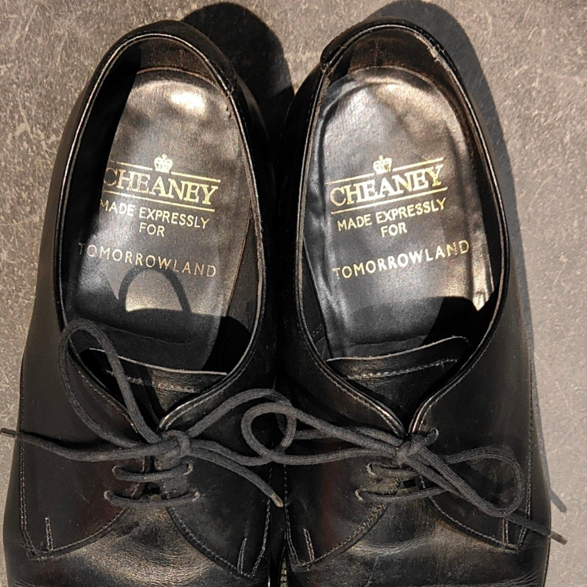 【JOSEPH CHEANEY】ジョセフチーニー トゥモローランド別注 Vフロント カーフ ブラック サイズUK6