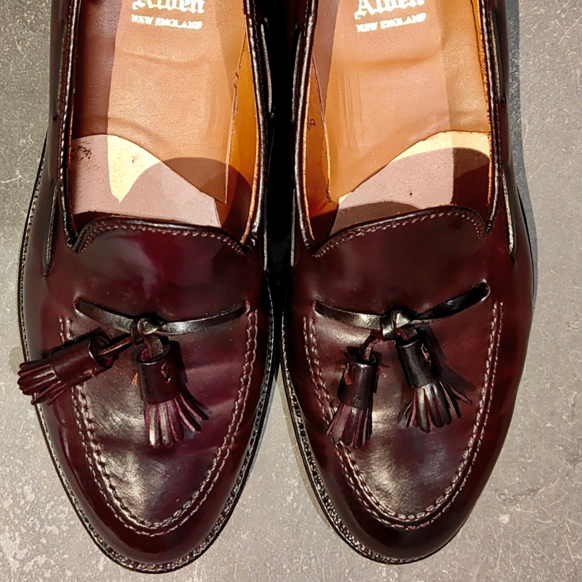 使用数回 【ALDEN】オールデン 563 タッセルローファー コードバン ダークバーガンディ サイズUS8D アバディーンラスト 参考定価￥234,300-