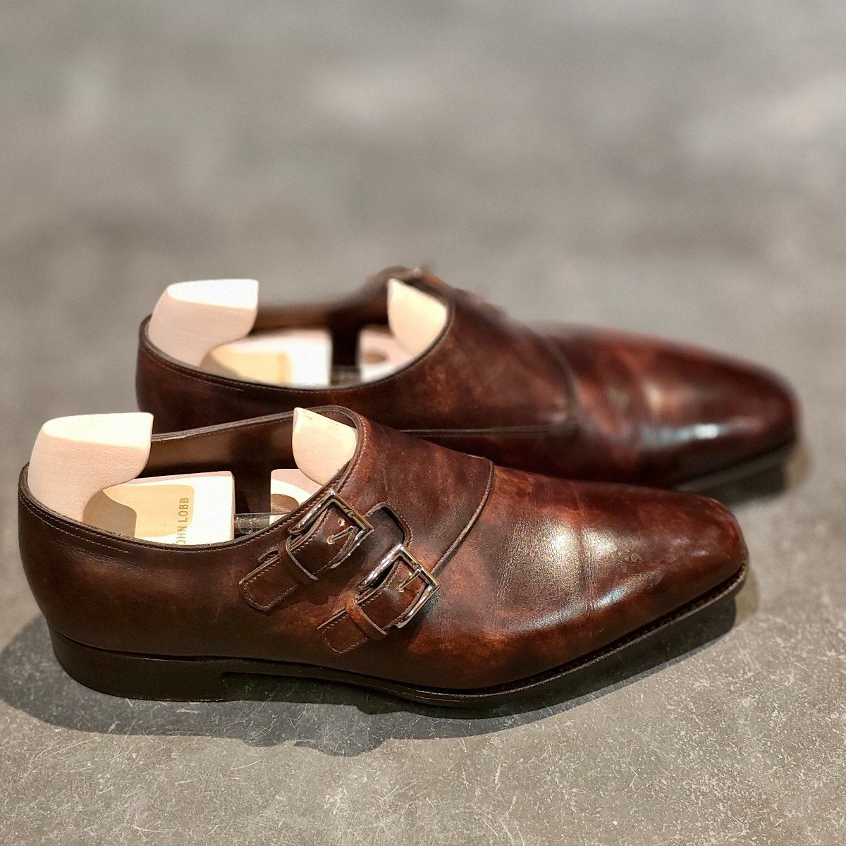 使用数回【JOHN LOBB】ジョンロブ チャペル プレステージライン ダブルモンクミュージアムカーフ ブラウン サイズ UK7.5E 8000ラスト 参考定価￥361,900-