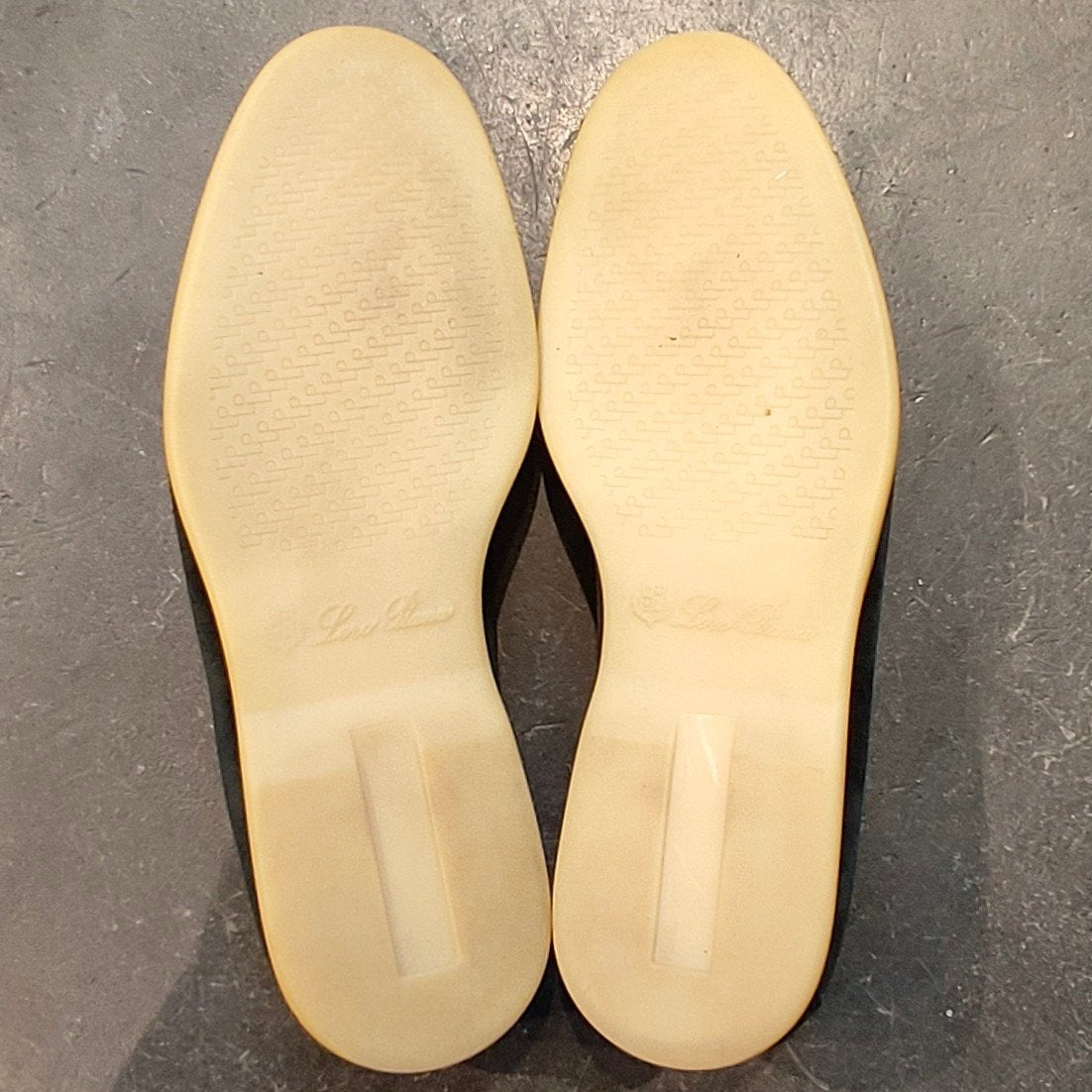使用数回 【Loro Piana】ロロ・ピアーナ サマーウォーク ローファー スエード ブラック サイズ41 参考定価￥160,100-