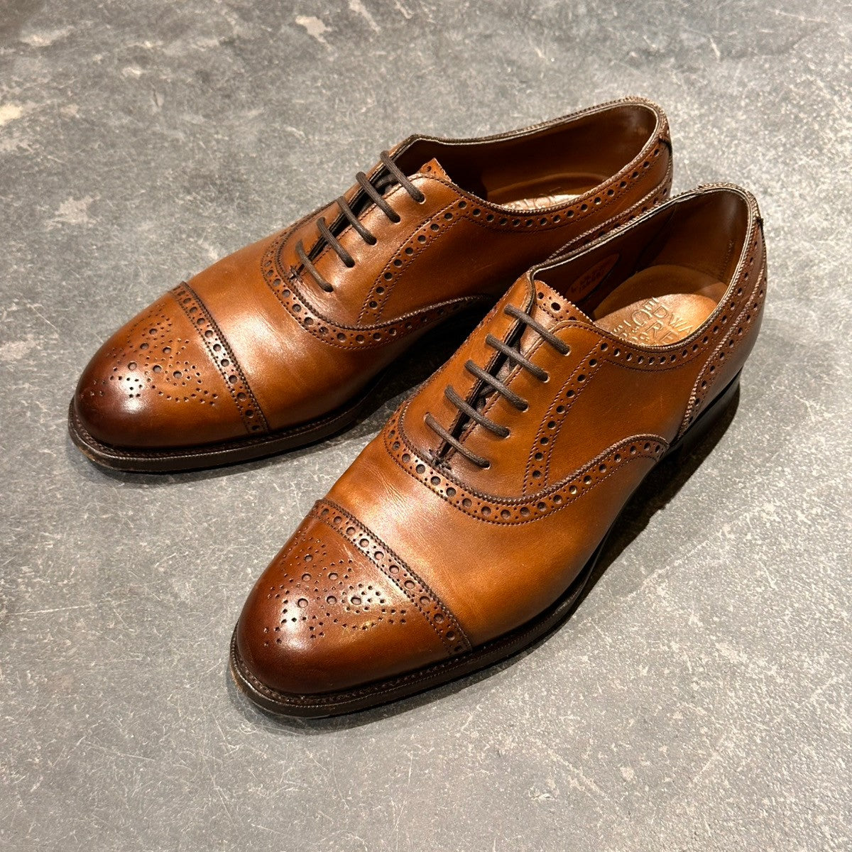 美品【EDWARD GREEN】エドワードグリーン セミブローグ カドガン カーフ ダークオークアンティーク サイズUK6E 202ラスト