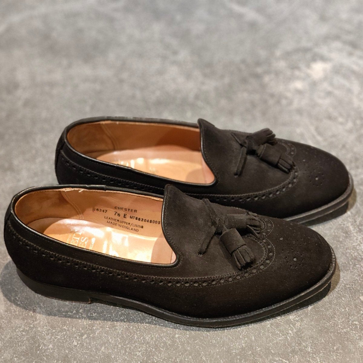 美品【CROCKETT&JONES】クロケット&ジョーンズ ビームスF別注 チェスター タッセルローファー ウイングチップ スエード ブラック サイズ UK7.5E