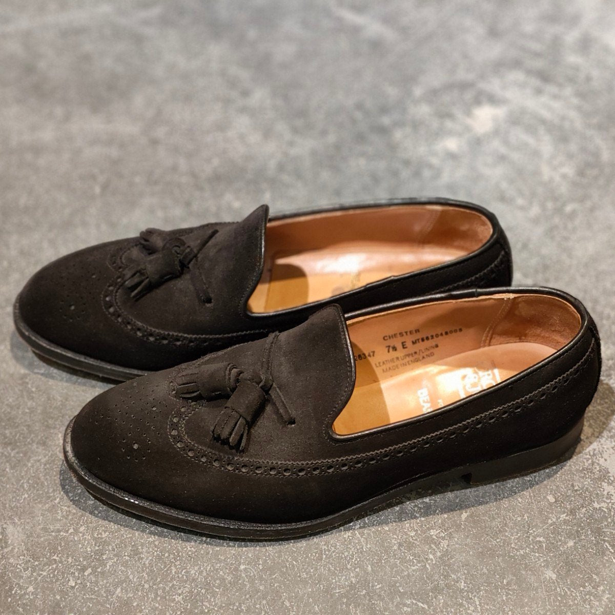 美品【CROCKETT&JONES】クロケット&ジョーンズ ビームスF別注 チェスター タッセルローファー ウイングチップ スエード ブラック サイズ UK7.5E