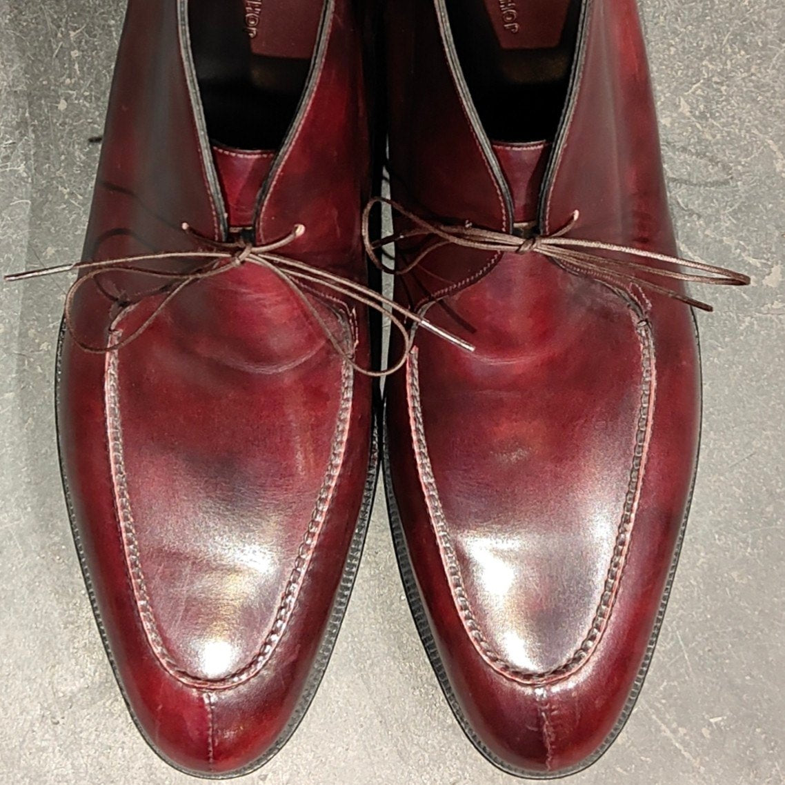 希少 新品未使用【JOHN LOBB】ジョンロブ  Rスタンプ フォーウィ 2015イヤーモデル チャッカブーツ ミュージアムカーフ バーガンディ サイズUK11E 8695ラスト