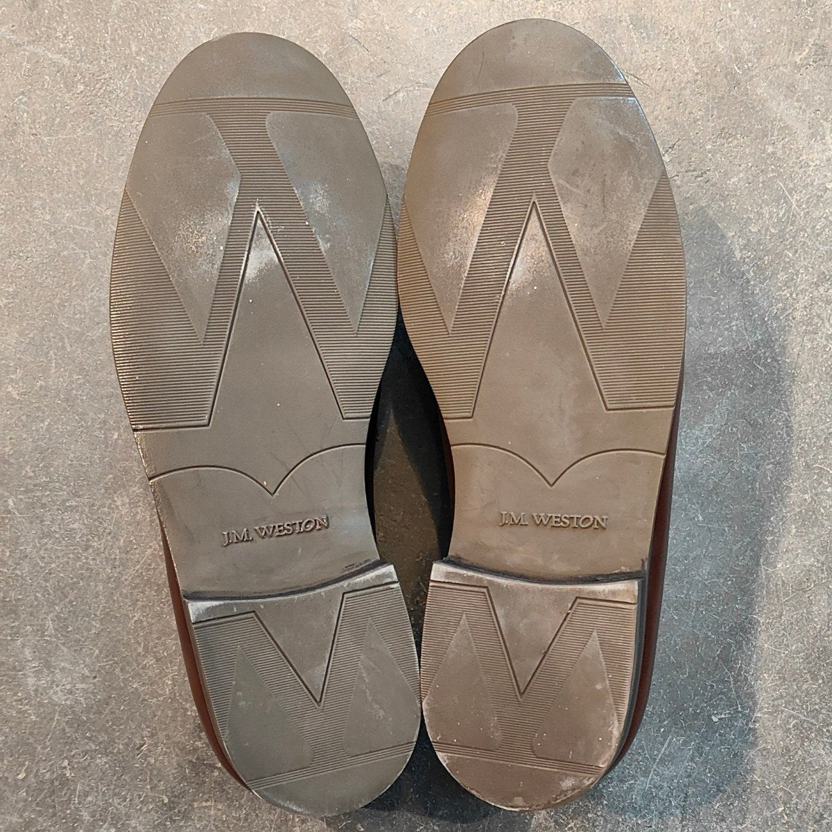 使用数回【J.M.WESTON】ジェイエムウエストン 180 シグニチャーローファー カーフ ダークブラウン サイズ UK5D 41ラスト 参考定価￥156,200-