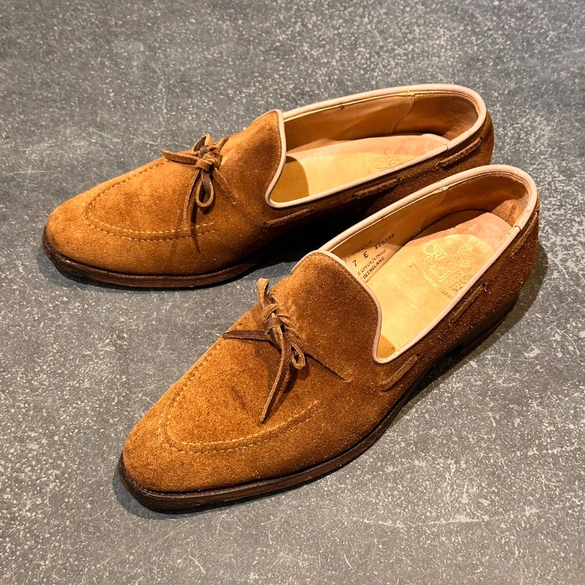 【CROCKETT&JONES】クロケット&ジョーンズ ウェンドーバー タッセルローファー スエード ブラウン サイズUK7E 375ラスト